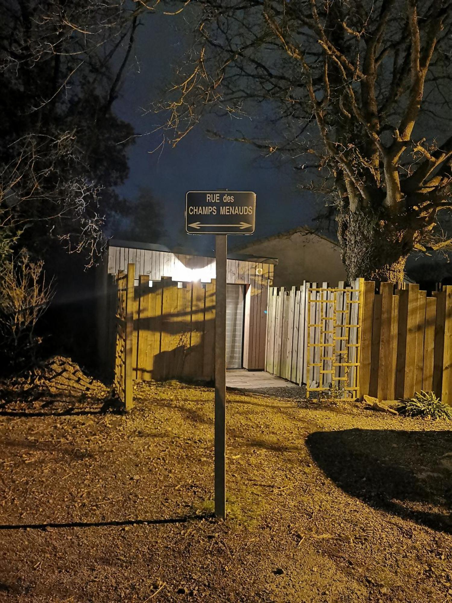 Au Poeme Du Chene, Logement Independant, Calme, Parking Gratuit Basse-Goulaine Exteriér fotografie